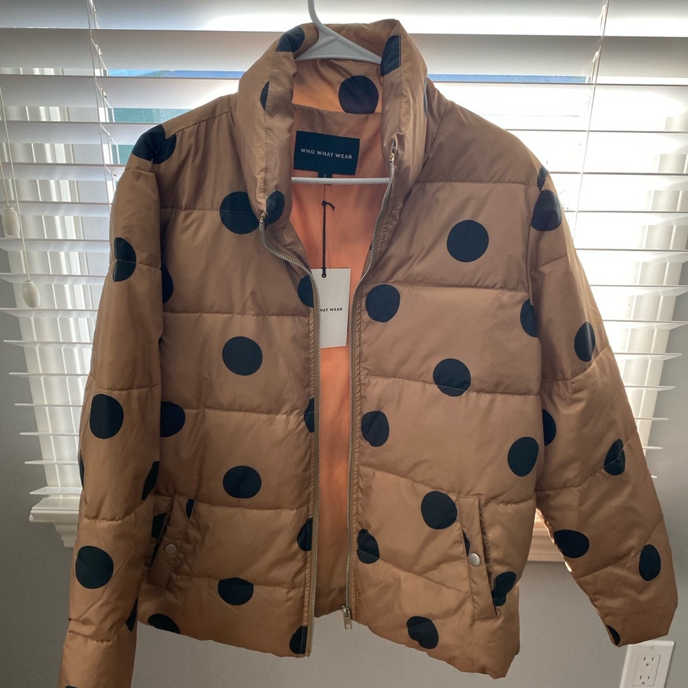 Who what wear women’s black polka dot puffer jacket in size large